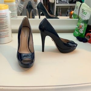 Pour la Victoire navy heels